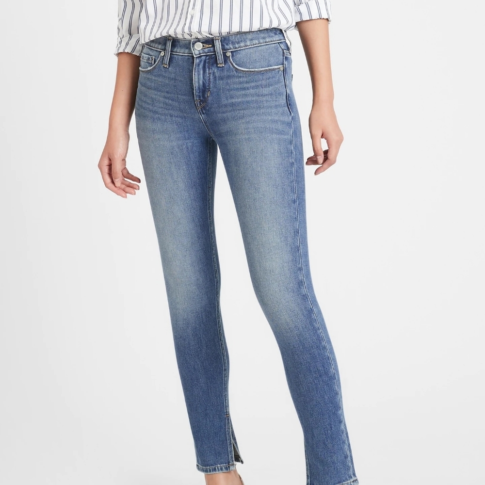 Petite Mid-Rise Skinny Jean with Split-Hem